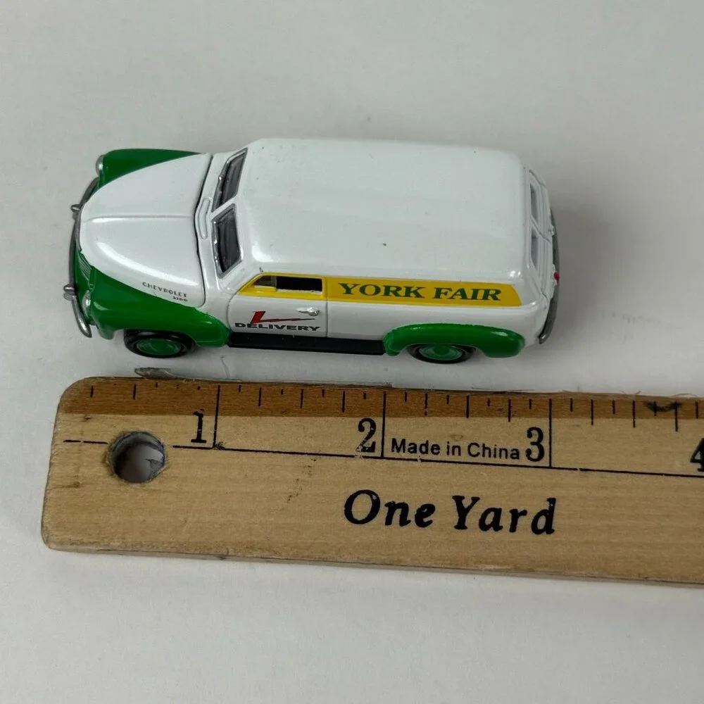 Chevrolet  3100 Johnny Lightning York Fair Collectibles 2010 Delivery Truck